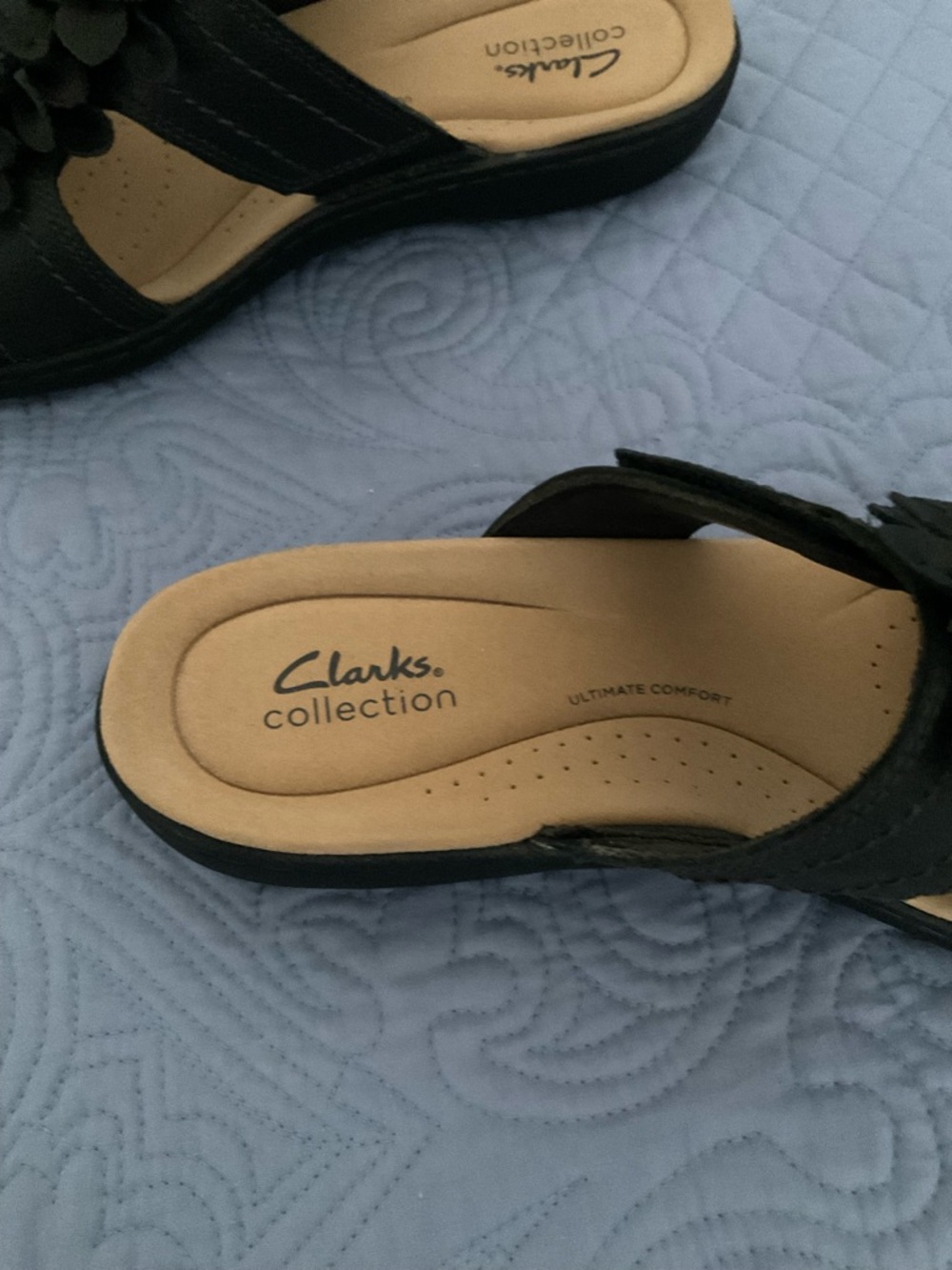 Clarks Black Floral Slide Sandals with Tan Footbed - Picture 3 of 6
